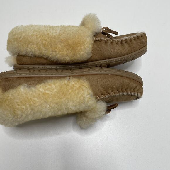 L.L Bean Women 7 M Tan Wicked Good Sheepskin Slippers Moccasins Shoes 130484 EUC - Picture 10 of 12